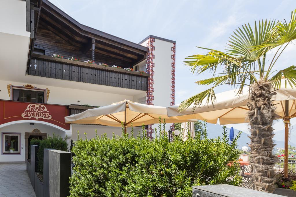 Hotel Schlosswirt Schenna Exterior photo